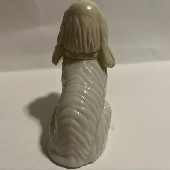 AVON COLLECTIBLE "COCKER SPANIEL" DECANTER - WHITE- 3"L x 2"W x 3 3/4"H - EMPTY - Picture 4 of 7